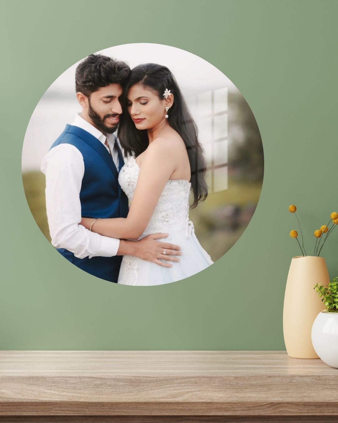 Best Valentine Day Gift : Circular Acrylic Glass Photo